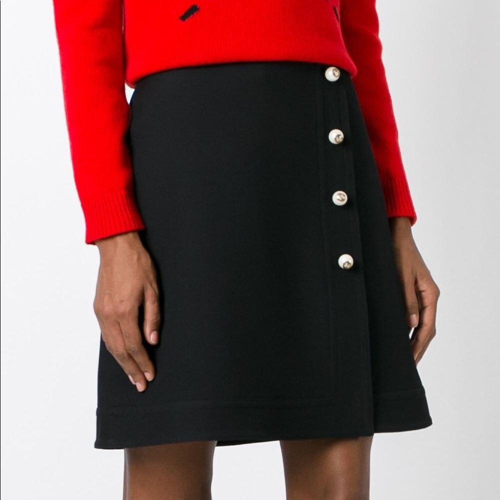 Gucci
High-Rise Pearl Button Skirt